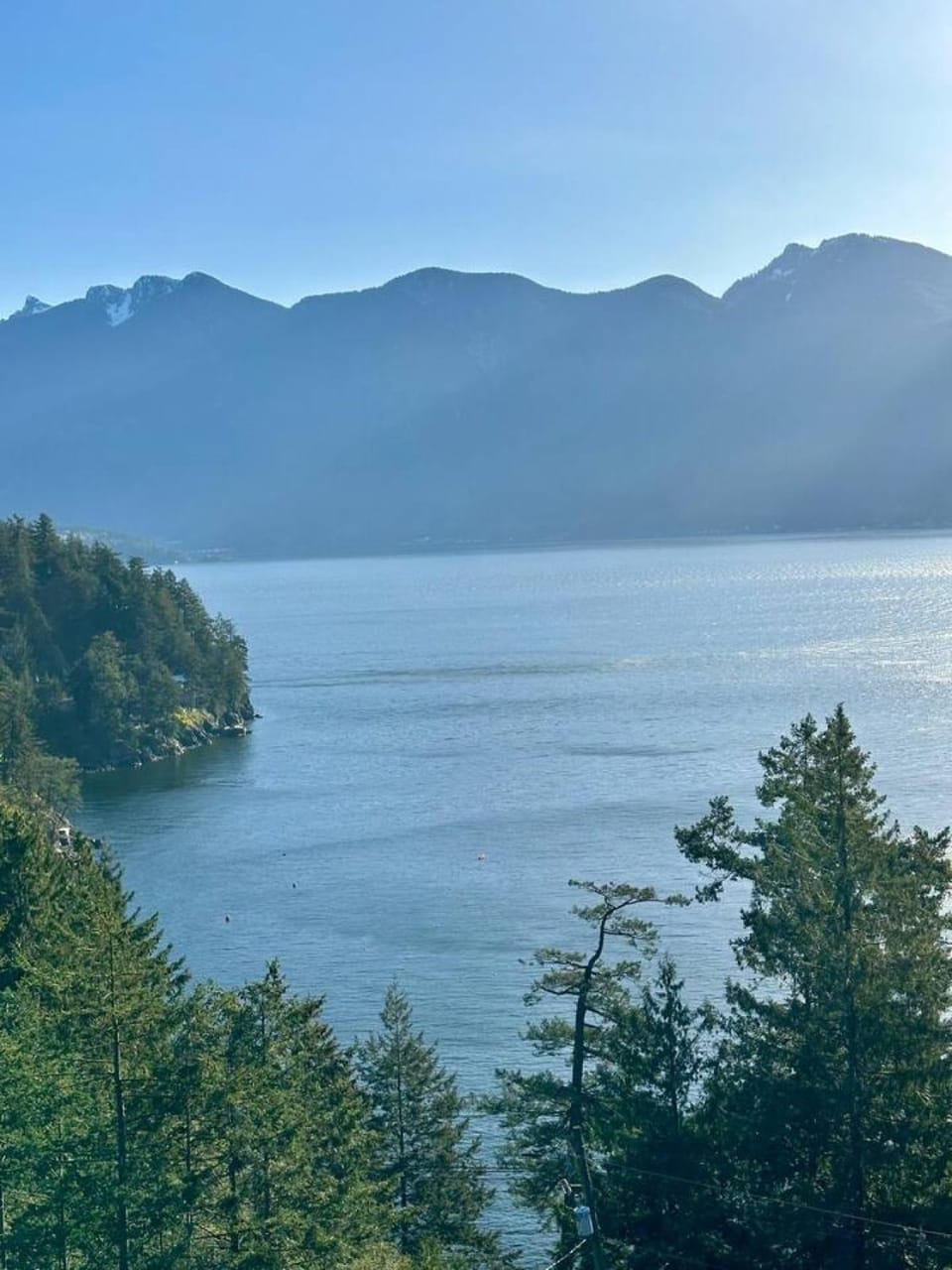 Gorgeous Ocean and Mountain View King Suite Apartment in Bowen Island