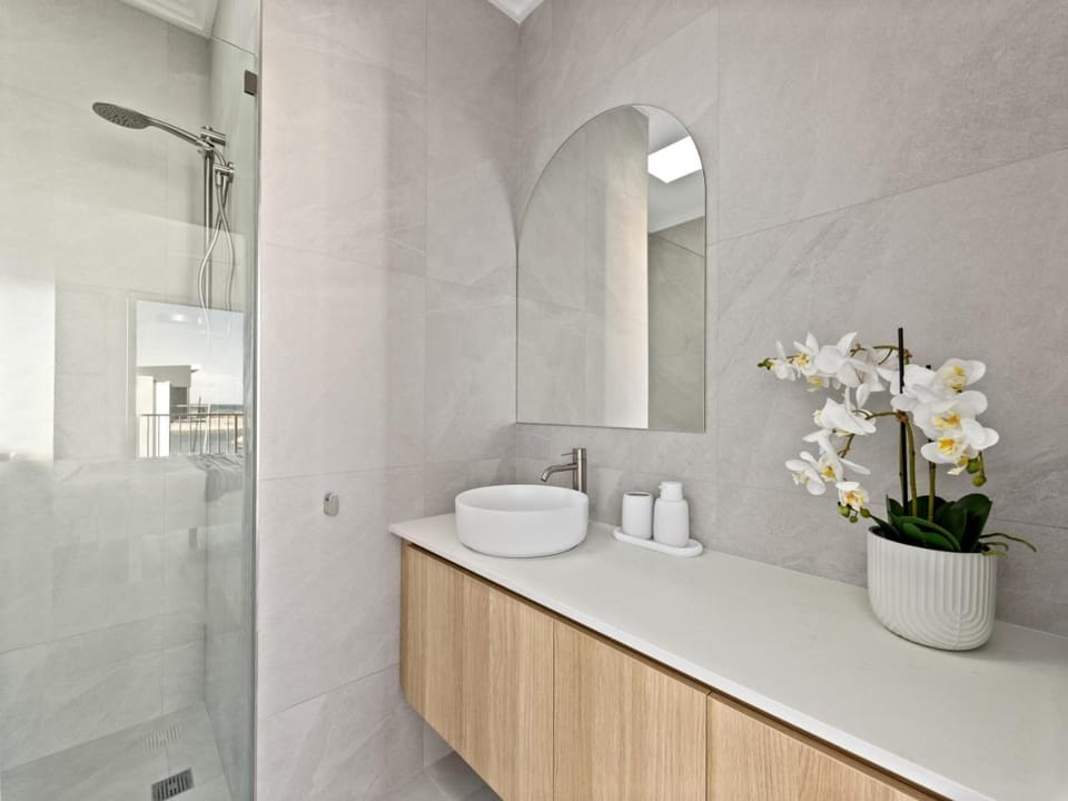 Shower, Bathroom, towels