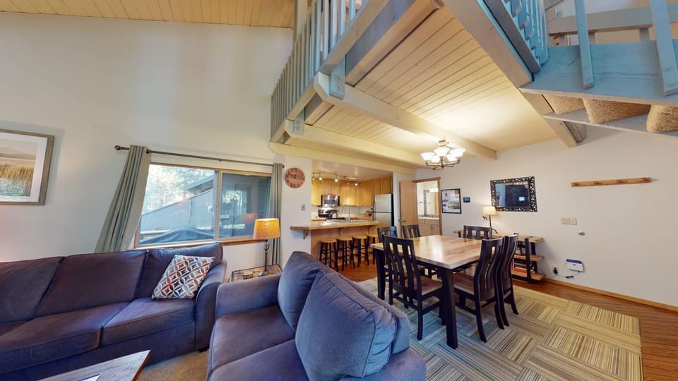 40 Tennis Village Apartment in Sunriver