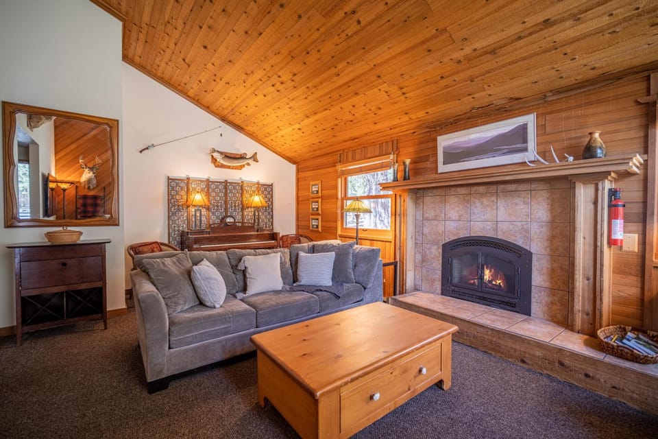 16 Hummingbird Lane House in Sunriver