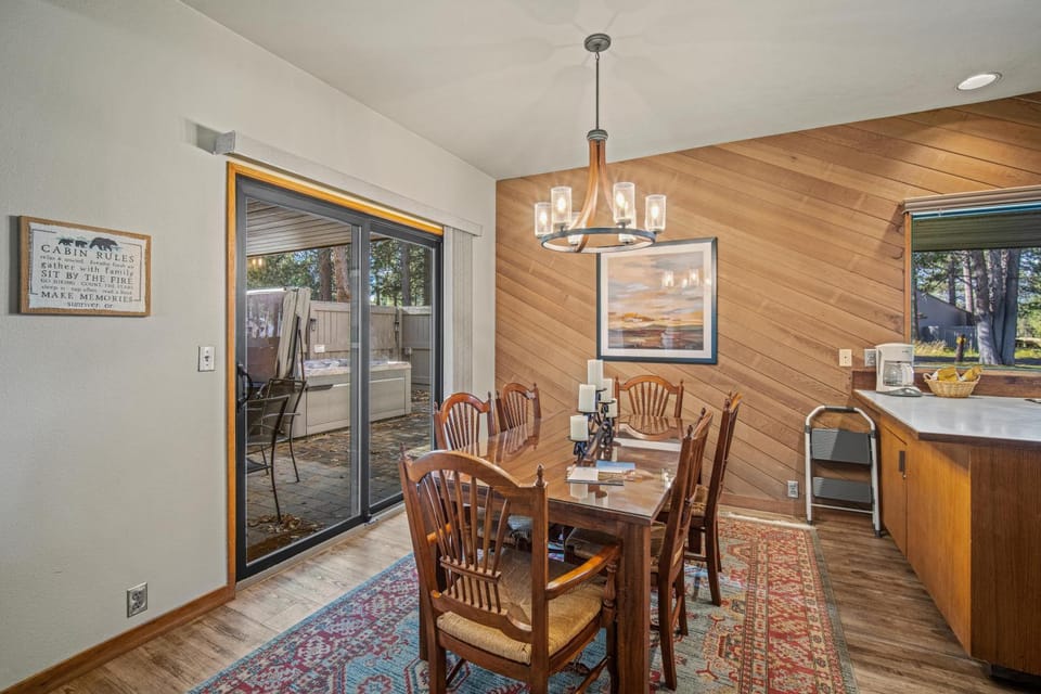 17 Meadow House Apartment in Sunriver