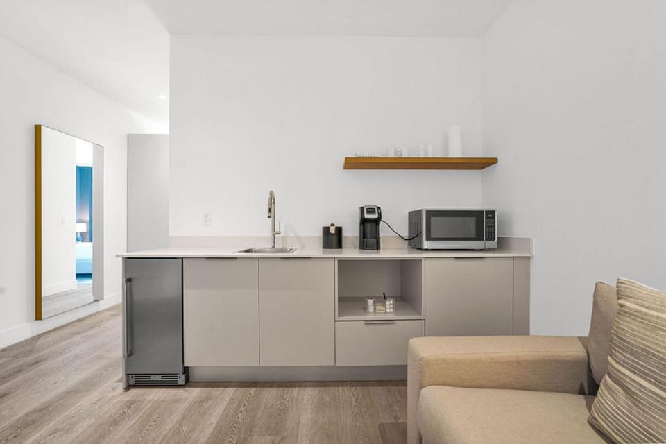 Kitchen or kitchenette