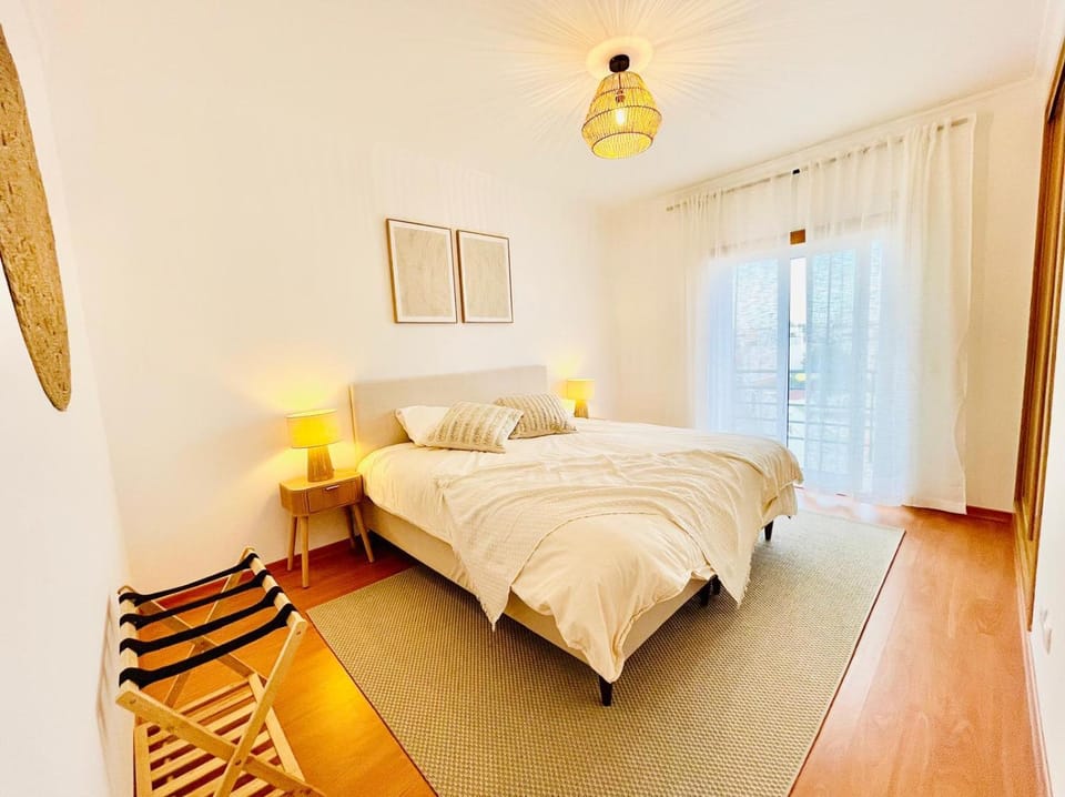 Bed, View (from property/room), Balcony/Terrace, Bedroom, Sea view, Street view, Quiet street view, air conditioner