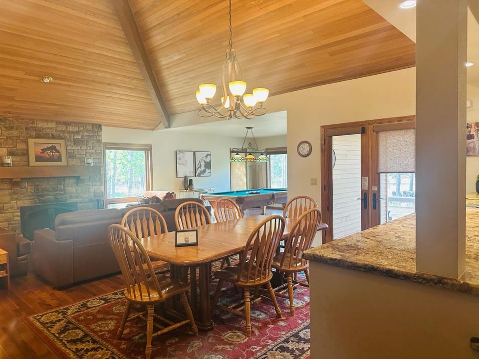 6 Tokatee Lane House in Sunriver