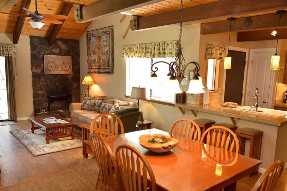 46 Tennis Village Apartment in Sunriver
