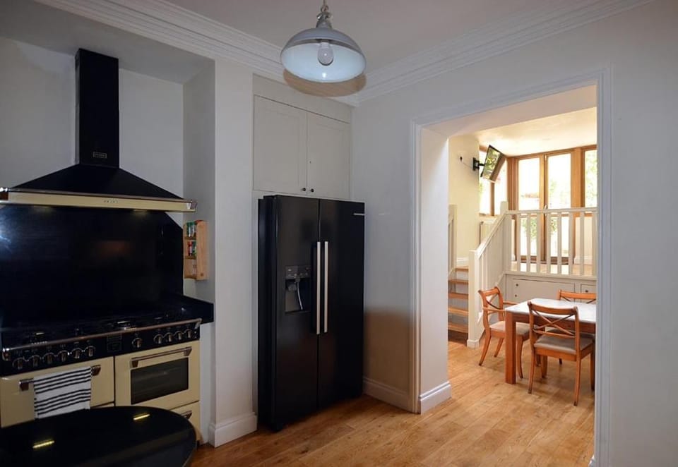 Large garden apartment, central Hove near beach Apartment in Hove