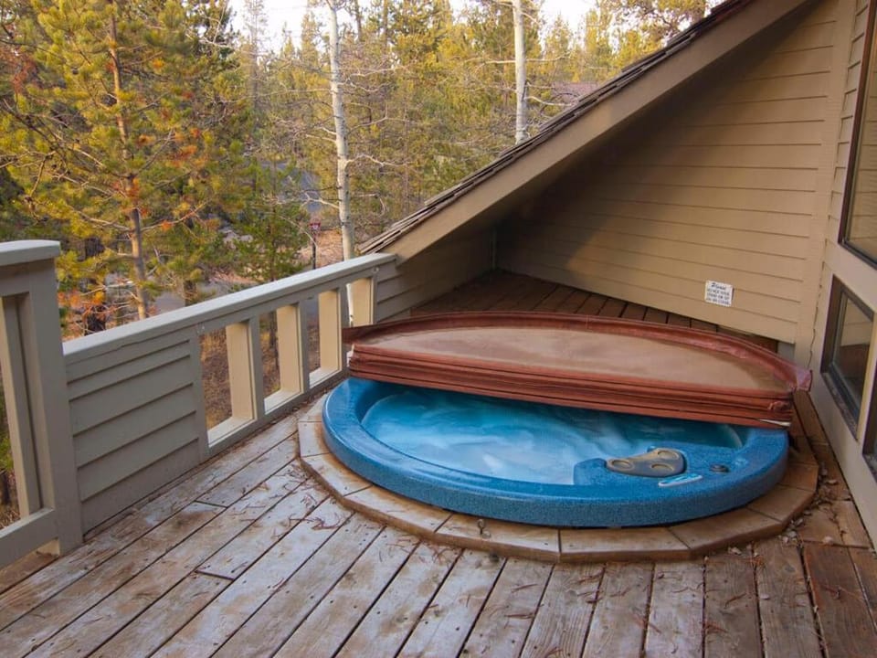 13 Rhododendron Lane House in Sunriver