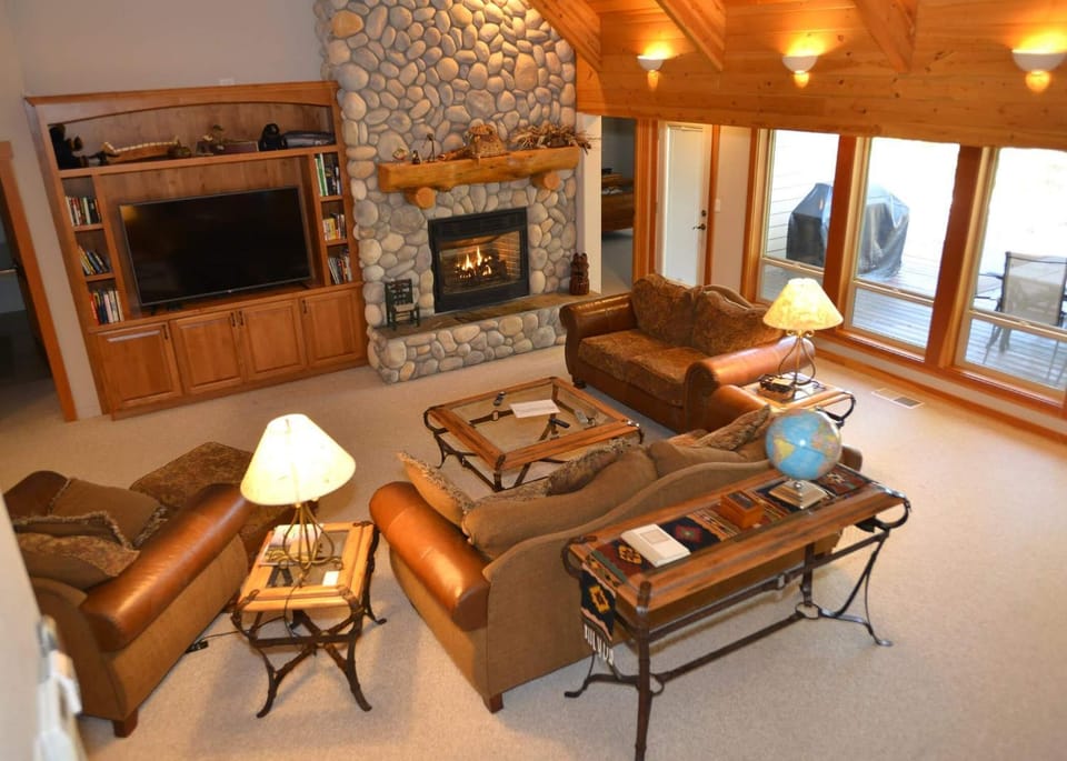 14 Catkin Lane House in Sunriver