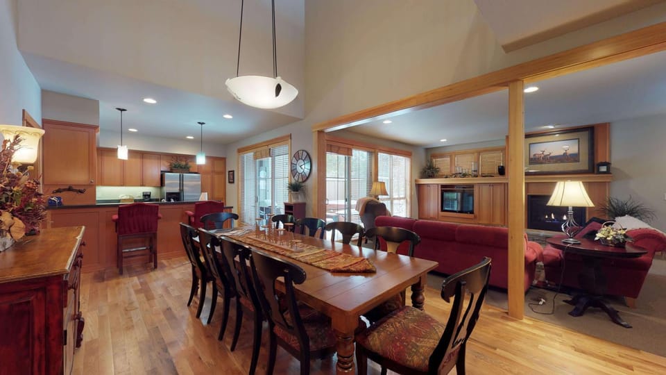 16 Fremont Crossing House in Sunriver