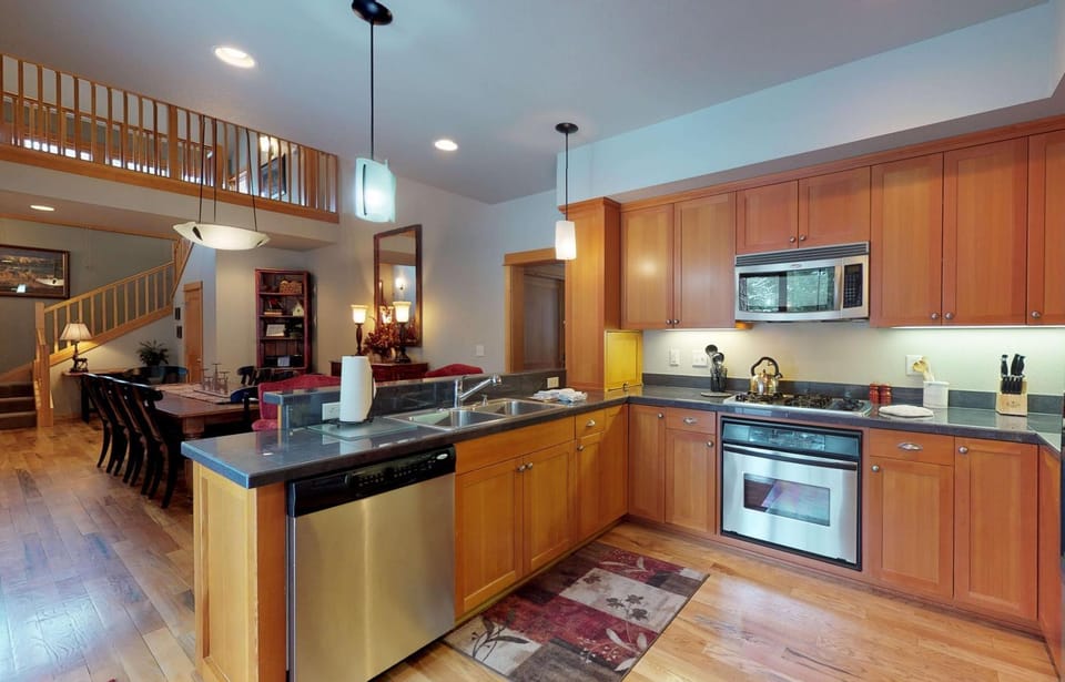 16 Fremont Crossing House in Sunriver