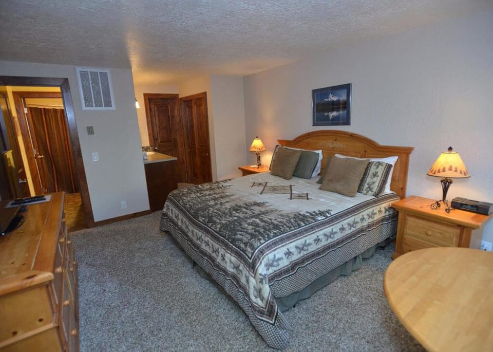 61 Tennis Village Apartment in Sunriver