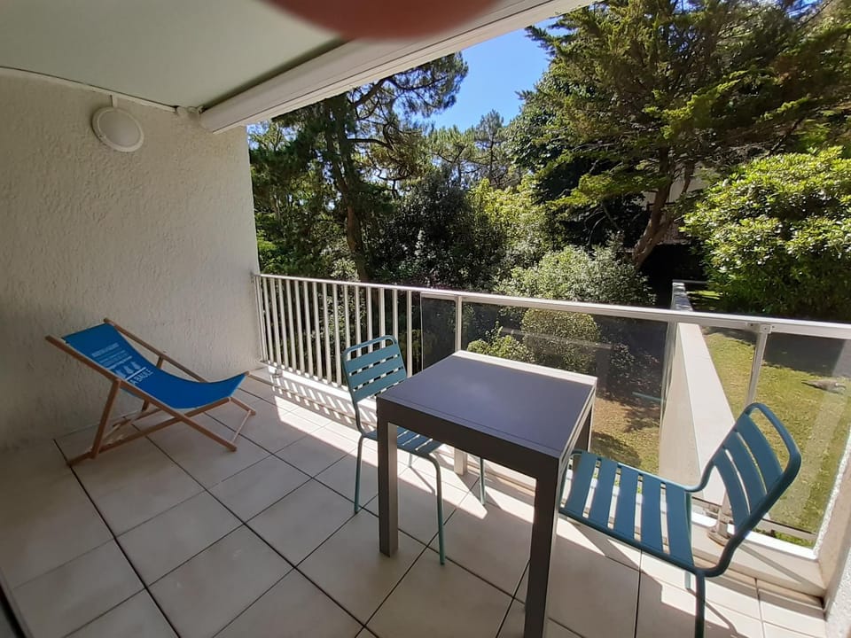 Beau T2 rénové - Terrasse - Résidence de Standing - au Calme Apartment in La Baule-Escoublac