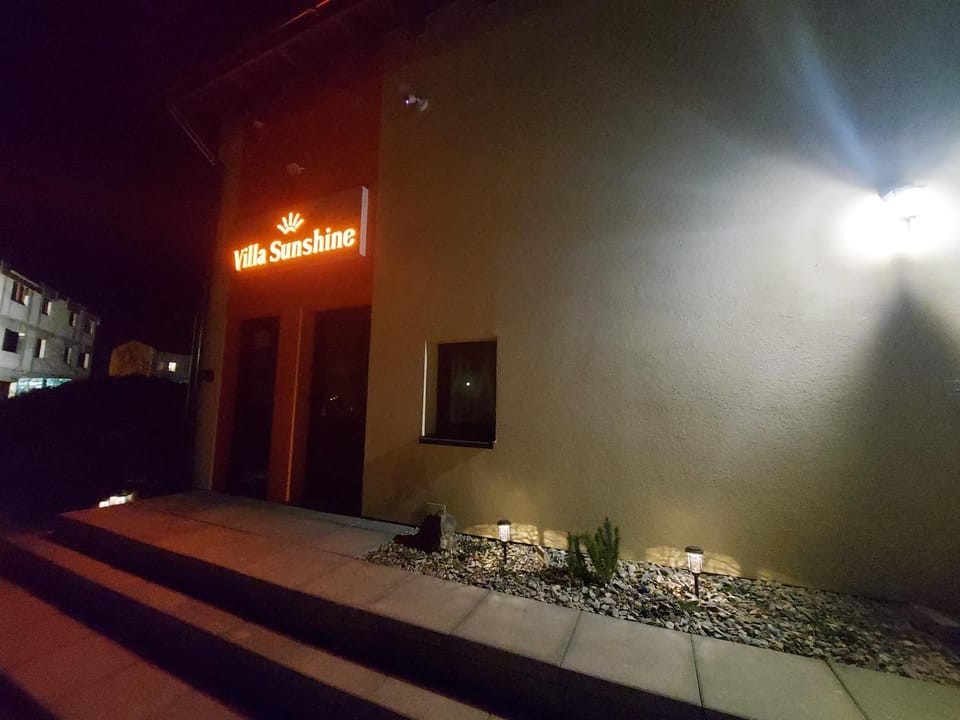 Property building, Facade/entrance, Night