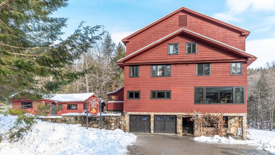 Spacious Mountain Getaway off of Mountain Rd House in Stowe Fork