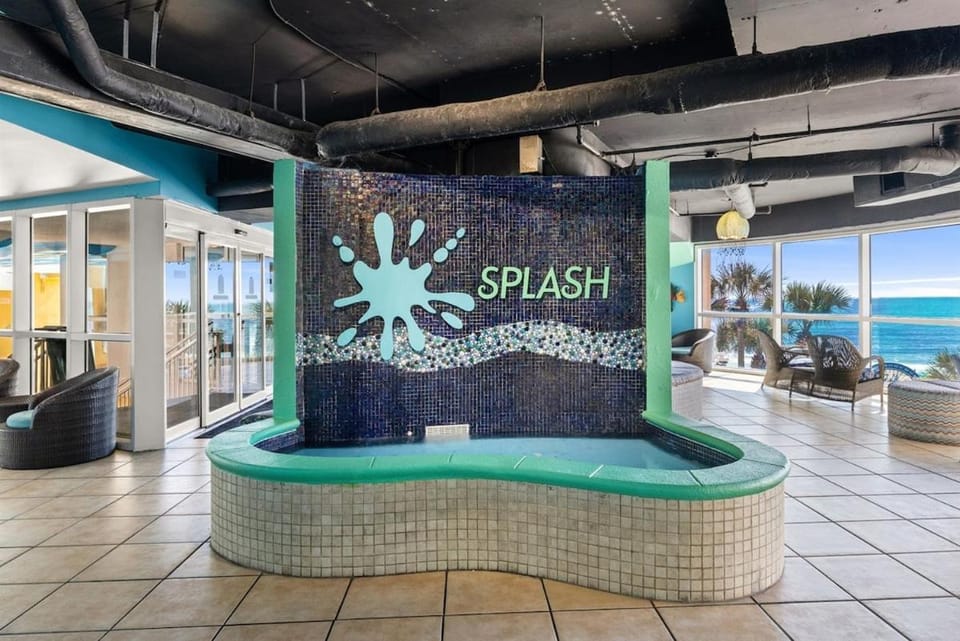 Coral Cowboy Gulf Front Splash Resort Apartment in Panama City Beach