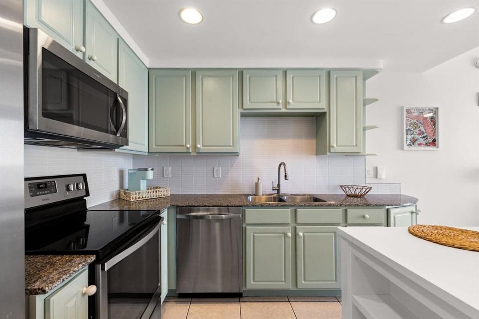Coral Cowboy Gulf Front Splash Resort Apartment in Panama City Beach