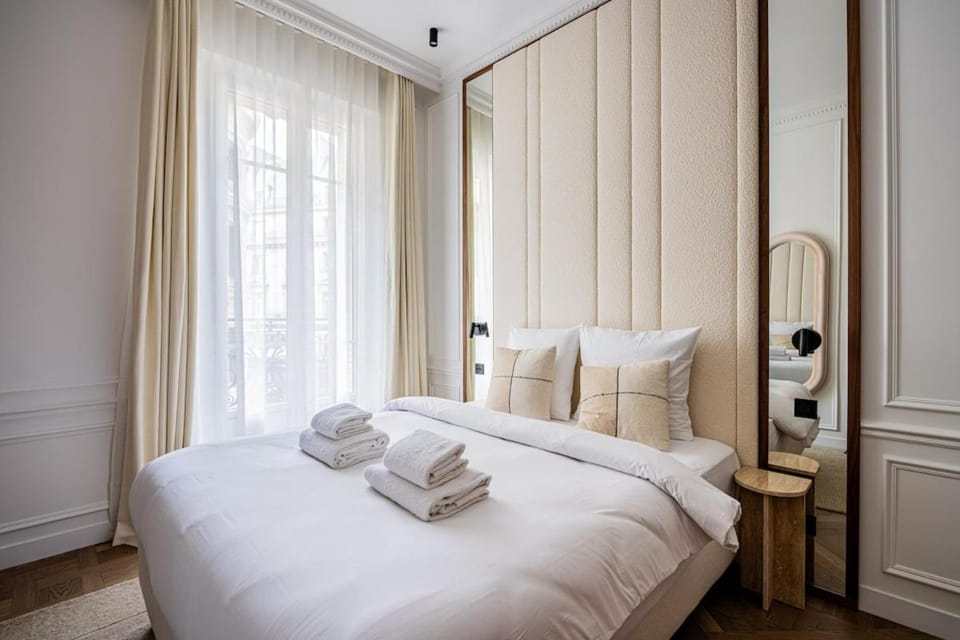 3Bedrooms-Halles- 8people-EtienneMarcel-Paris01-AC Apartment in Paris