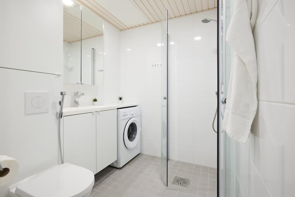 Bathroom, washing machine