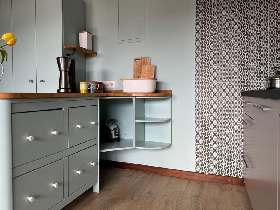 Kitchen or kitchenette, Living room