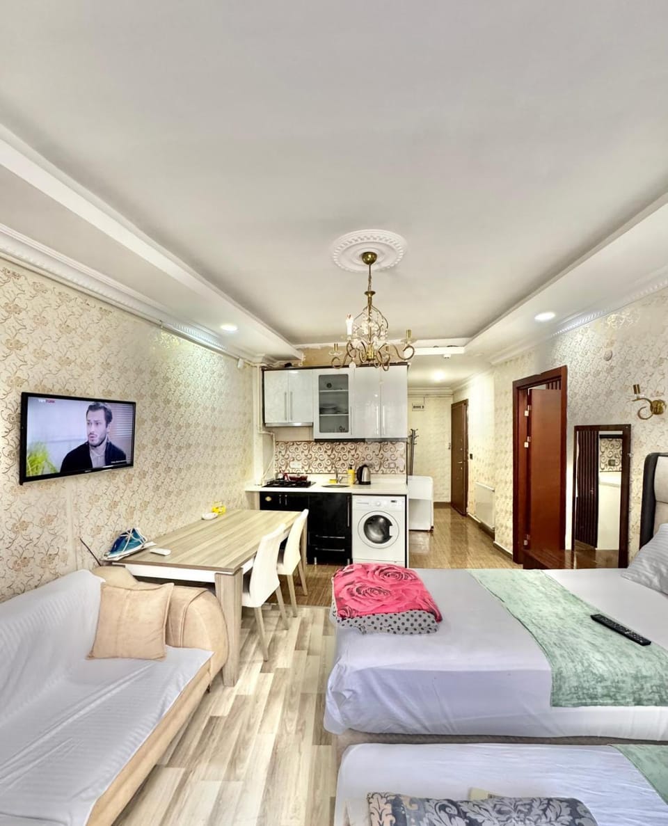Communal lounge/ TV room, Bed, TV and multimedia, Kitchen or kitchenette, Living room, Seating area, Dining area, minibar