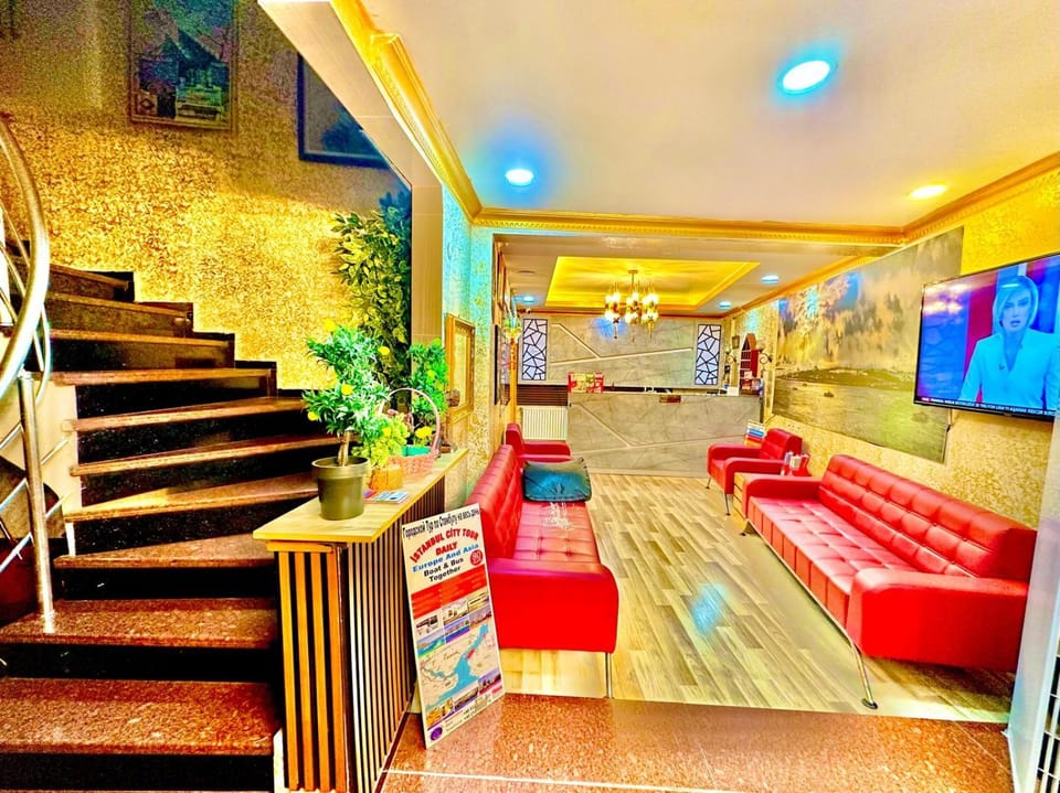 Communal lounge/ TV room, TV and multimedia, Living room, Lobby or reception, Seating area