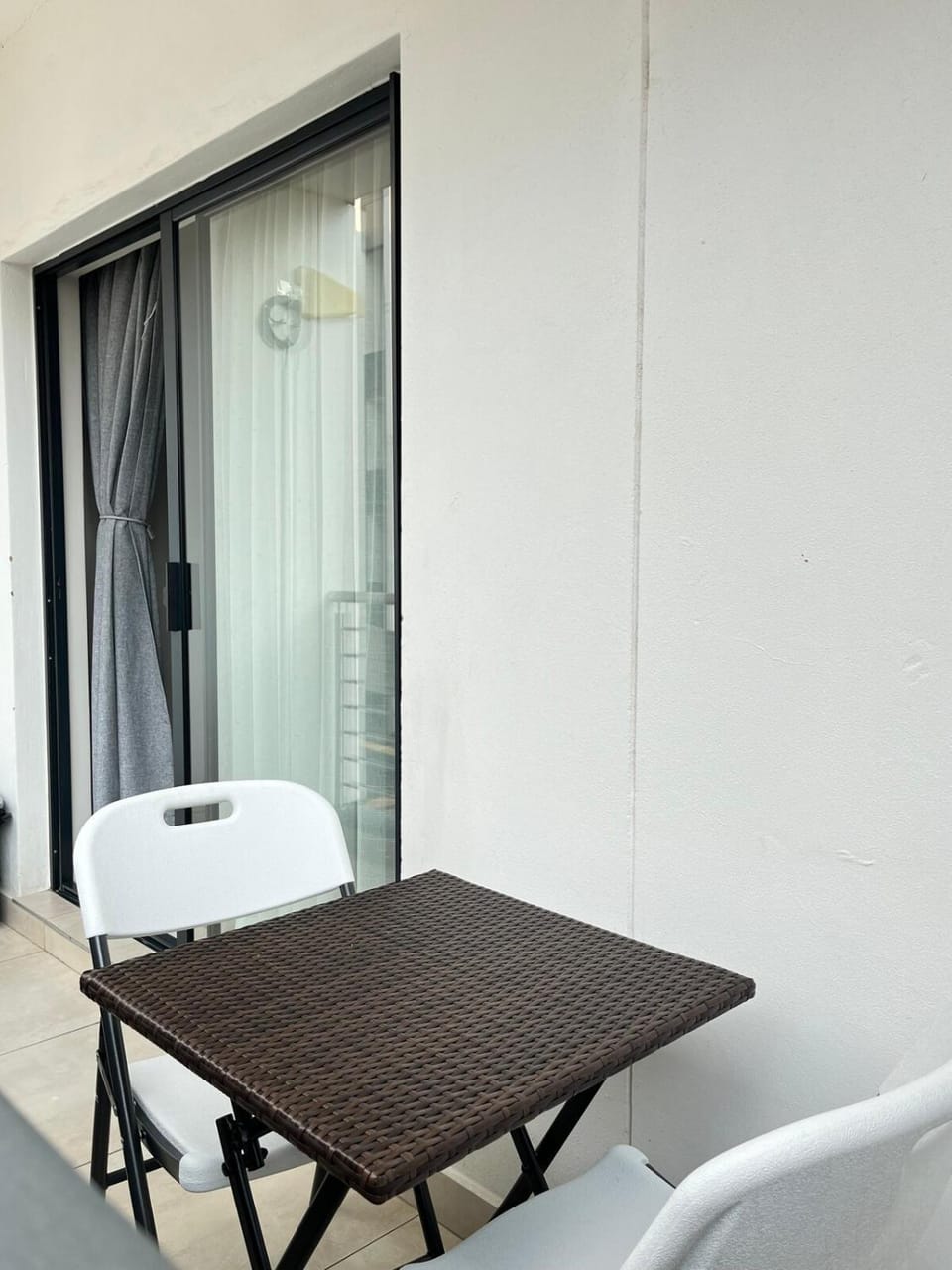 Charisia Prime 1-Bed- Ensuit Executive Stay Apartment in Gauteng