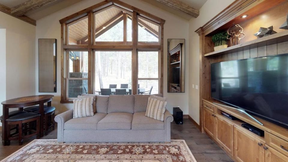 56629 Sunstone Loop House in Oregon