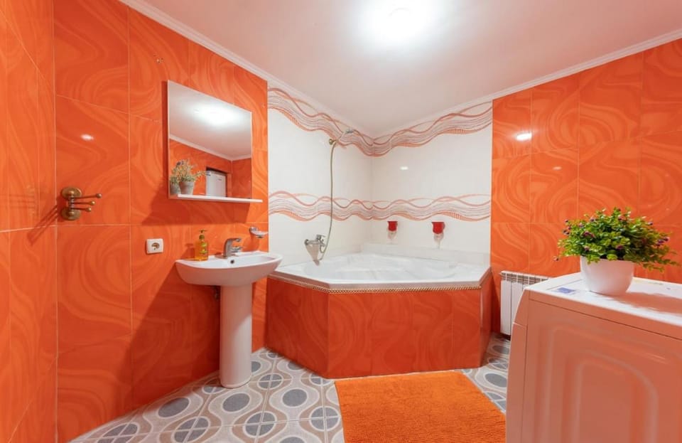 Three-room apartment, Osokorki 18084 Apartment in Kiev City - Kyiv