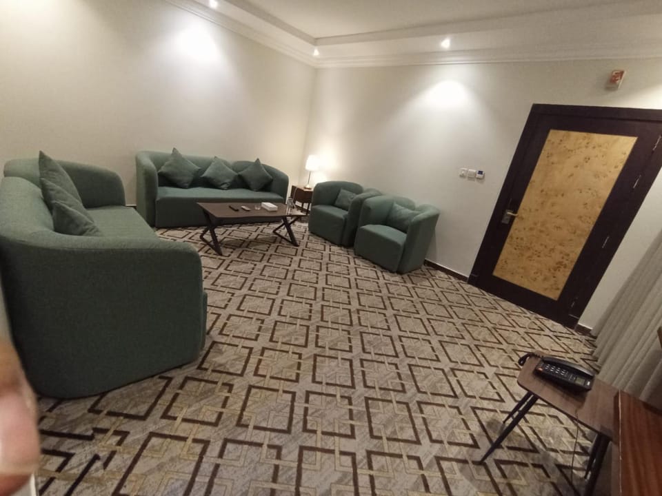 شقق هذا منزلي المخدومة Apartment hotel in Riyadh