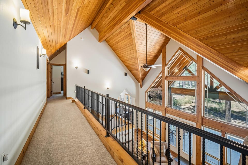 56833 Dancing Rock Loop House in Oregon