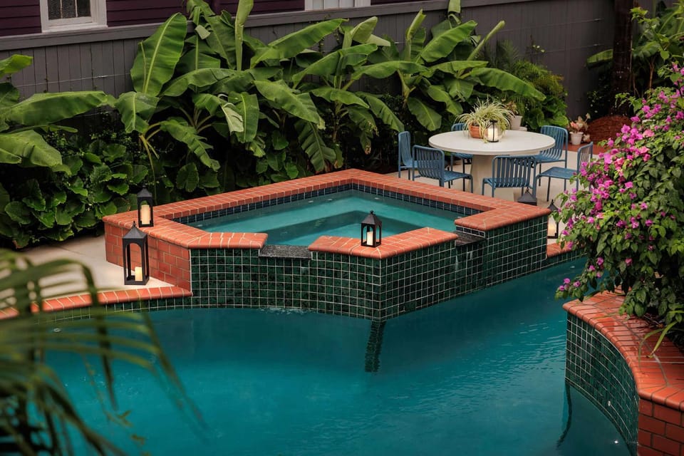Historic Luxurious Inn Heated Pool & Spa House in Warehouse District