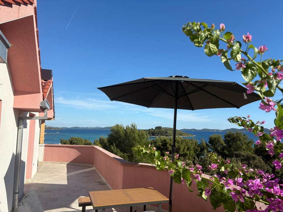 Seaview Apartment IRA PAKOŠTANE Apartment in Šibenik-Knin County, Croatia