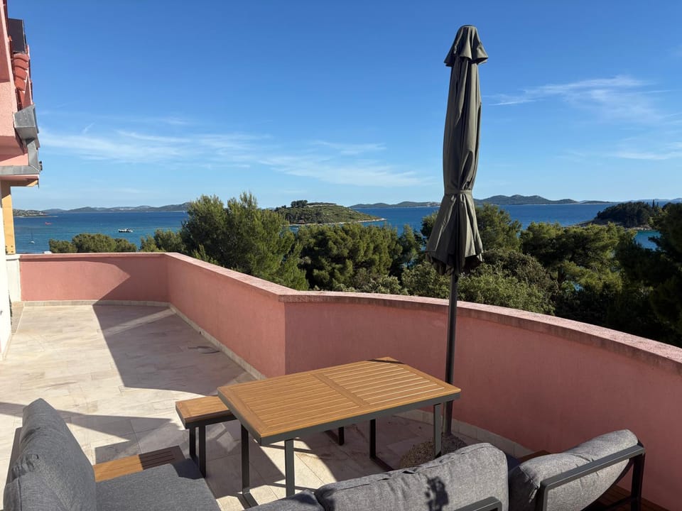 Seaview Apartment IRA PAKOŠTANE Apartment in Šibenik-Knin County, Croatia