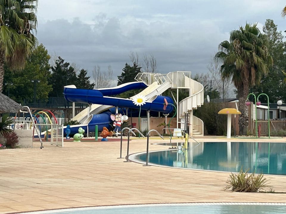 Aqua park, Swimming pool