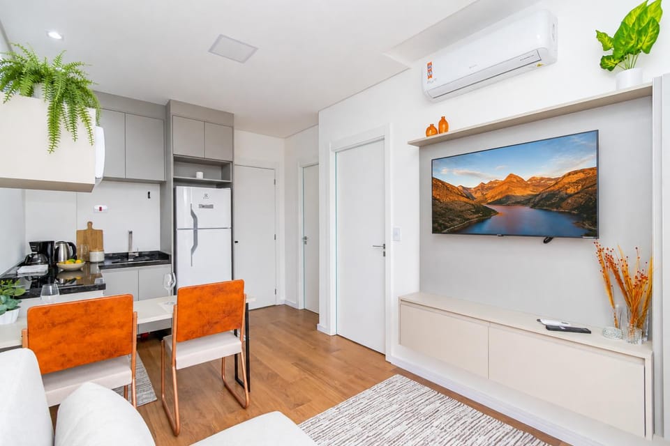 Batel Studio • City View • Rooftop Pool Apartment in Curitiba