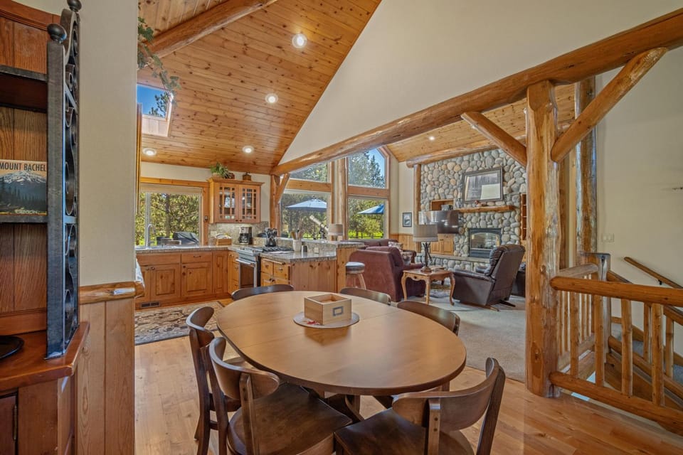 8 White Elm Lane House in Sunriver