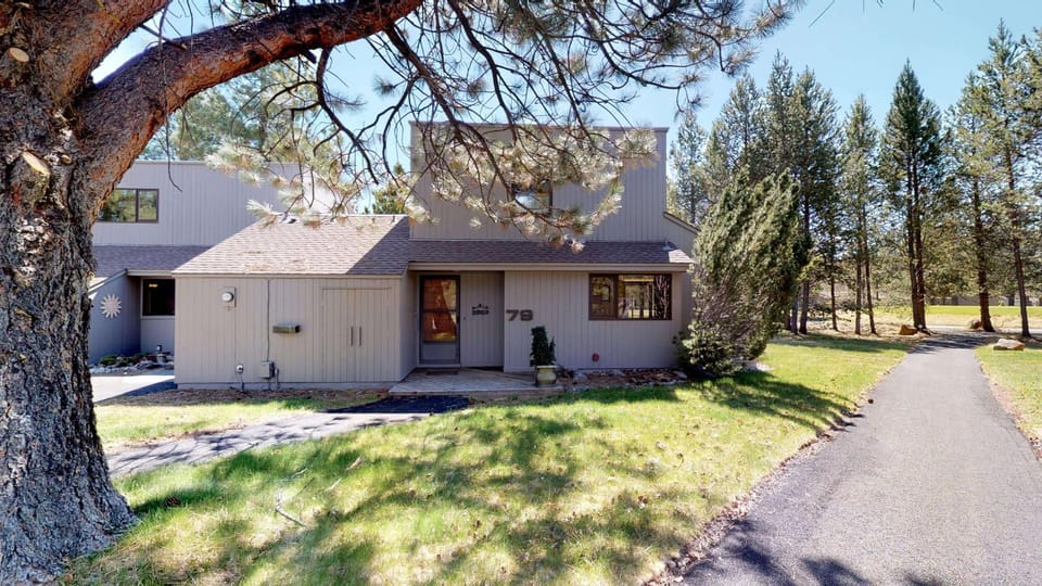 79 Meadow House Apartment in Sunriver