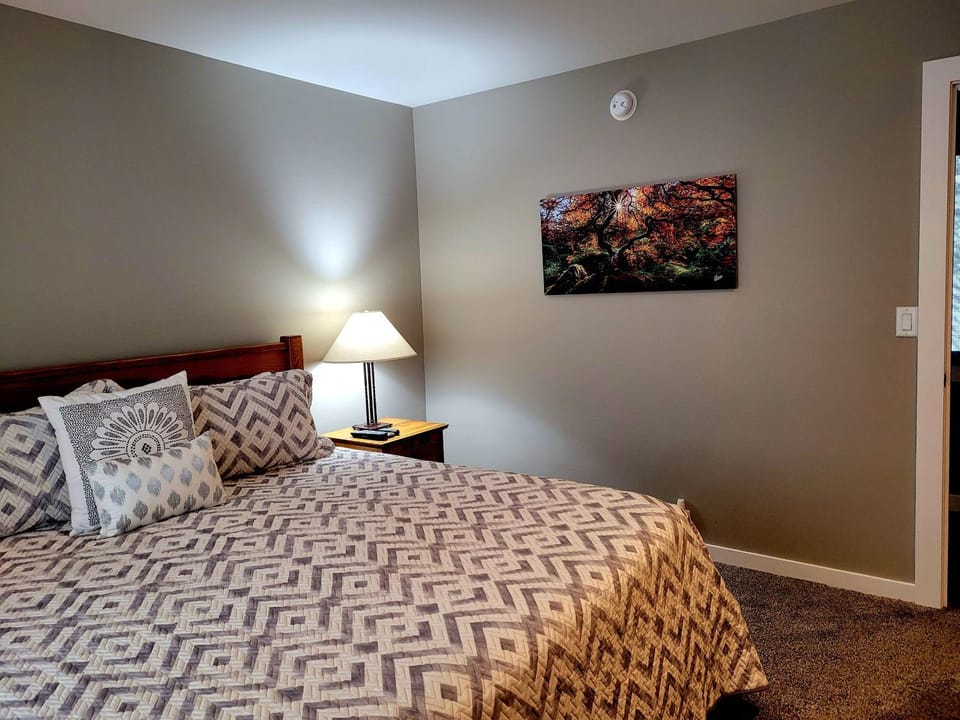 73 Meadow House Apartment in Sunriver