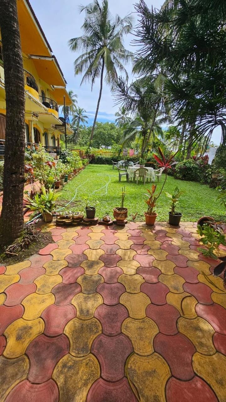 Flobestian's Seafront Villa Bed and Breakfast in Candolim