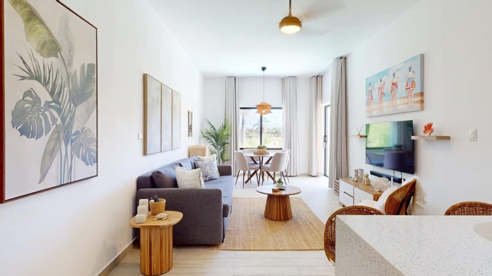 Living room, Dining area