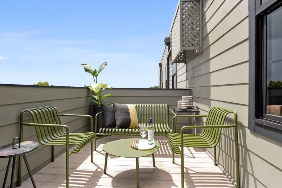 Private Heated Pool 3 Luxury Residences House in Warehouse District