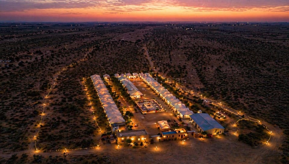 Property building, Day, Natural landscape, Bird's eye view, City view, Swimming pool, Sunrise, Sunset