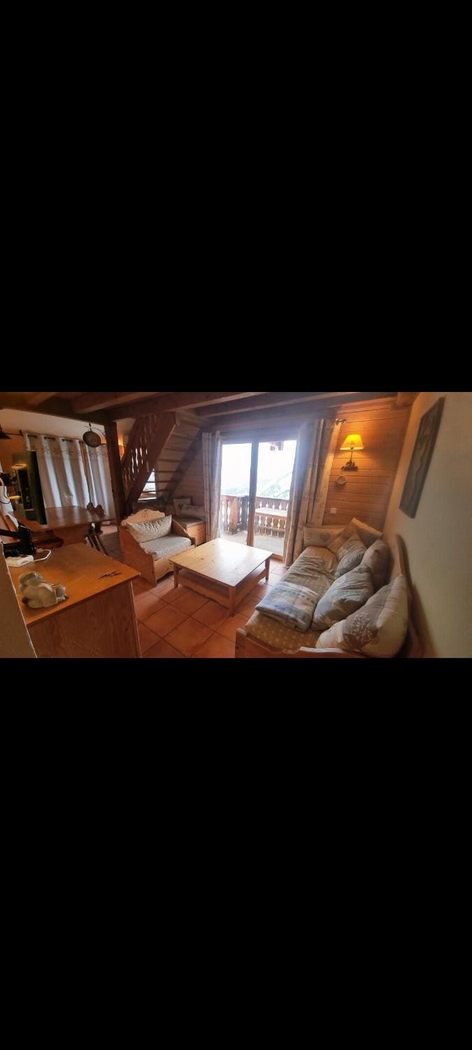 Living room, Seating area, internet