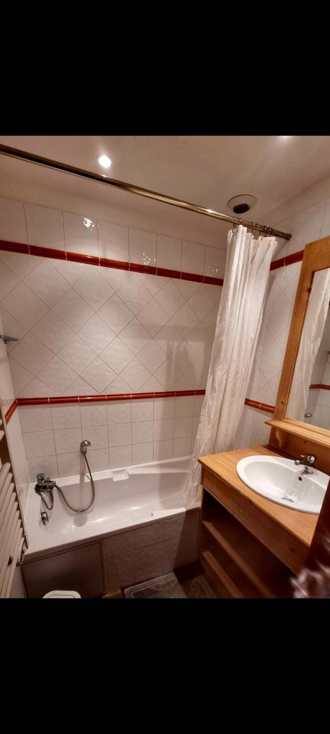 Bathroom, Bath