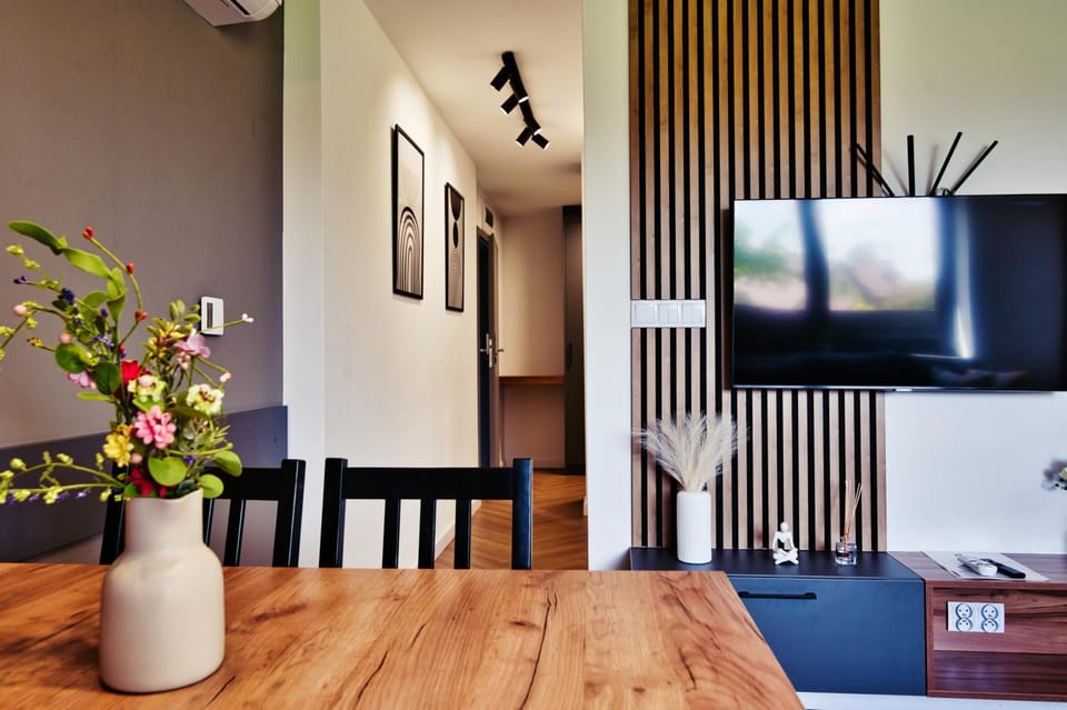 TV and multimedia, Dining area