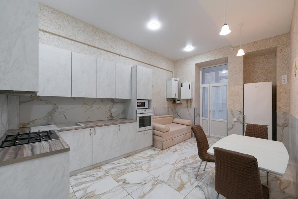 Апартаменти із трьома спальнями Київська 26 Apartment in Lviv