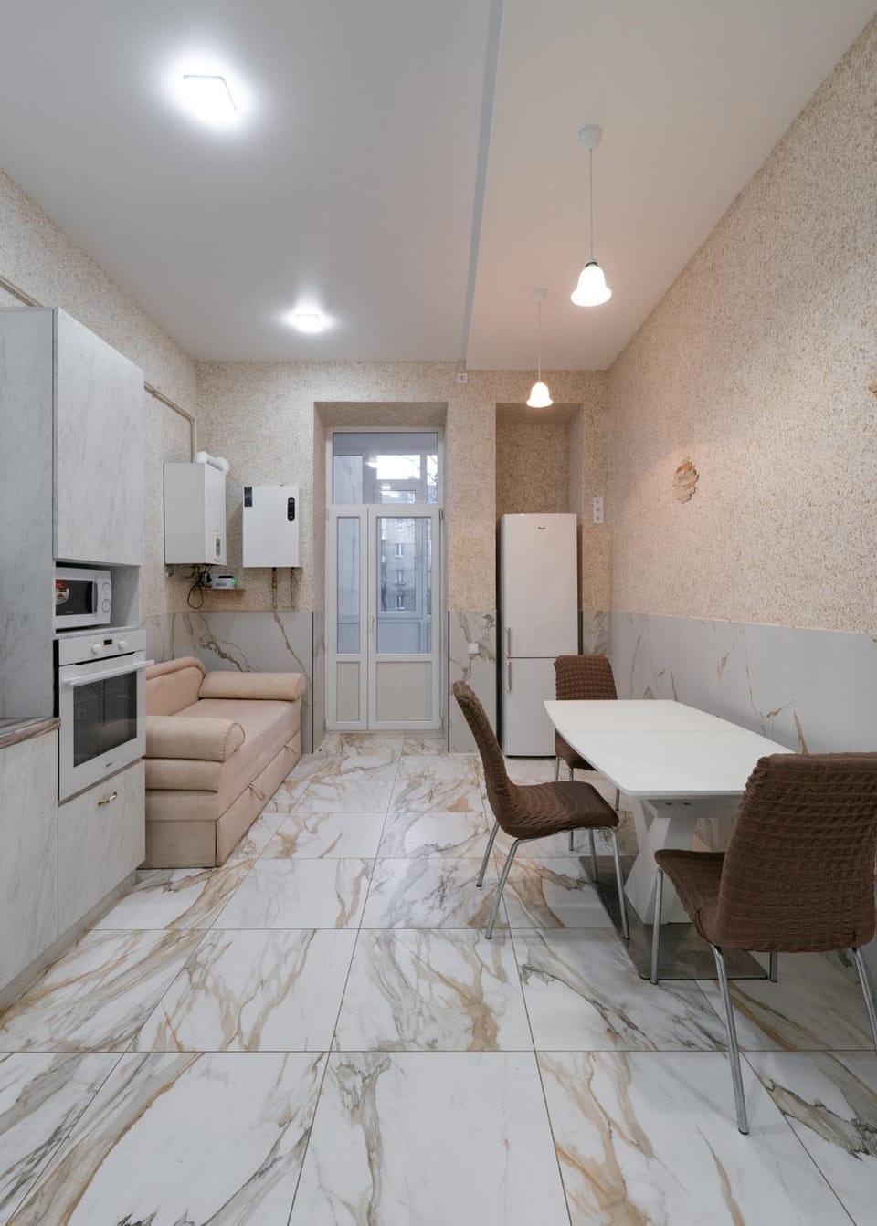 Апартаменти із трьома спальнями Київська 26 Apartment in Lviv
