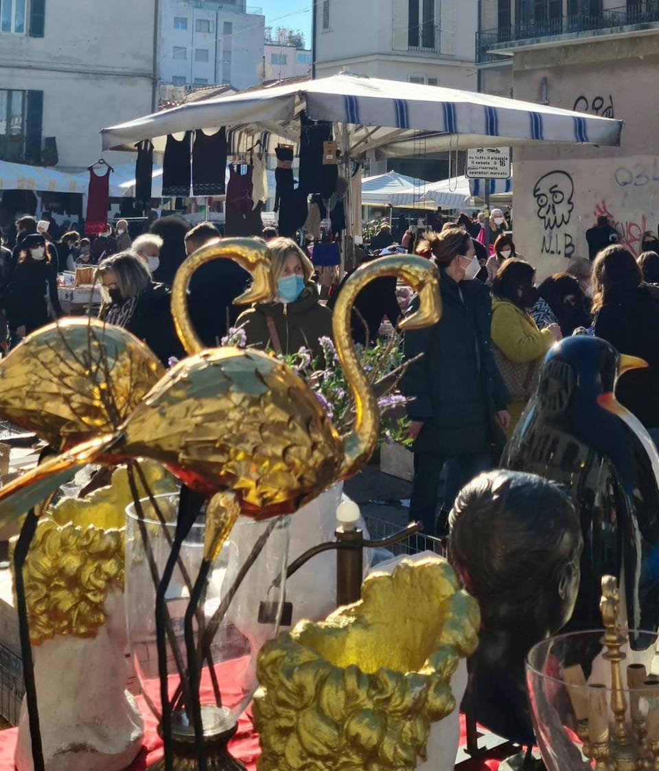 Food, Shopping Area, Entertainment, Location