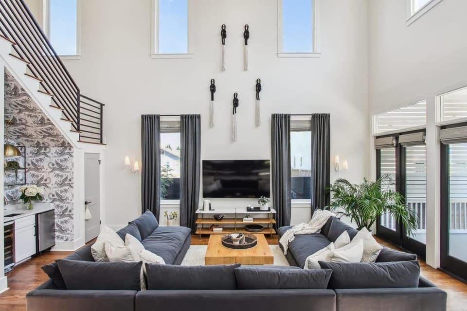Designer 10-bedroom compound Heated Pools & Hot Tubs House in Gretna