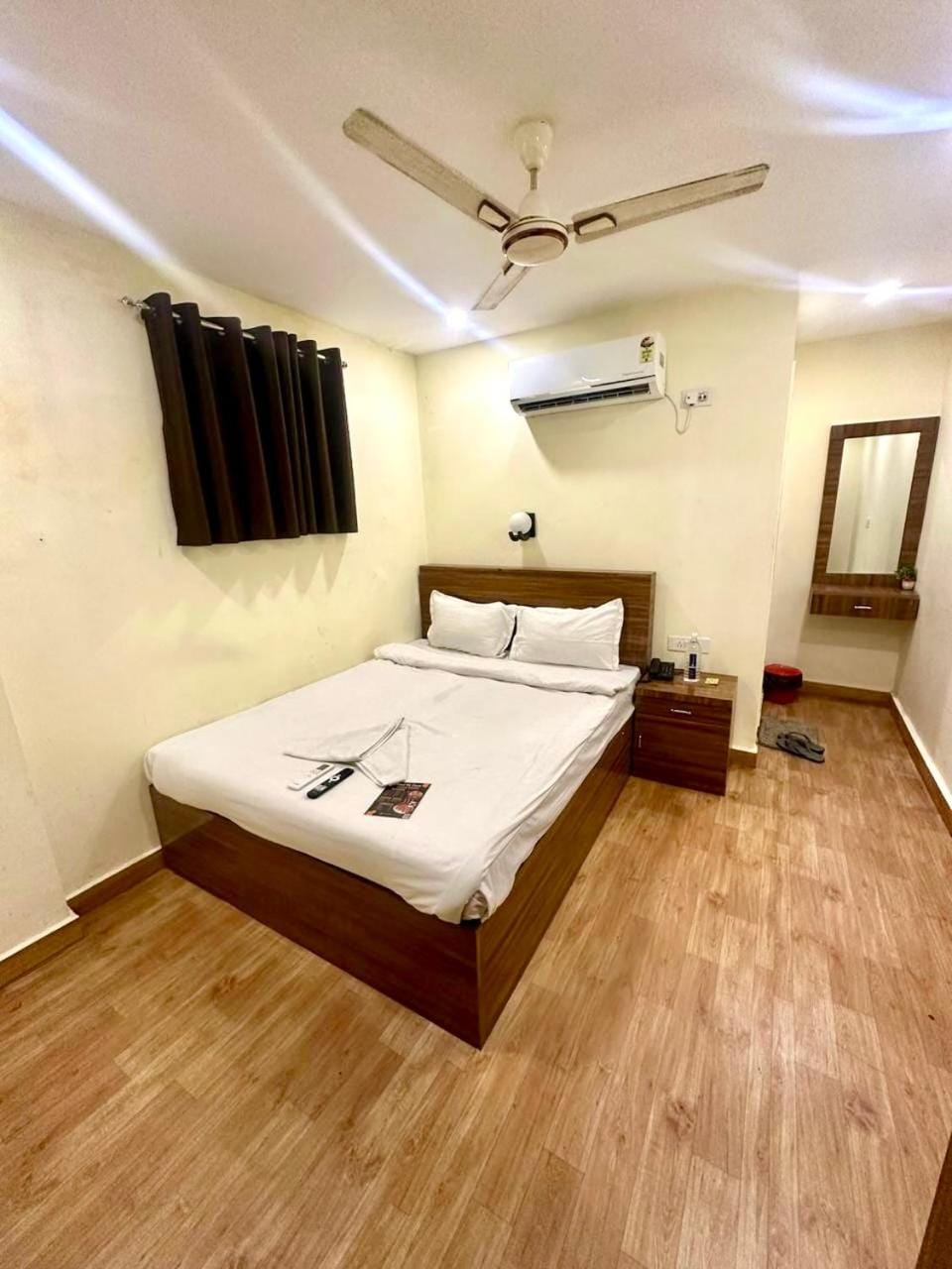 Photo of the whole room
